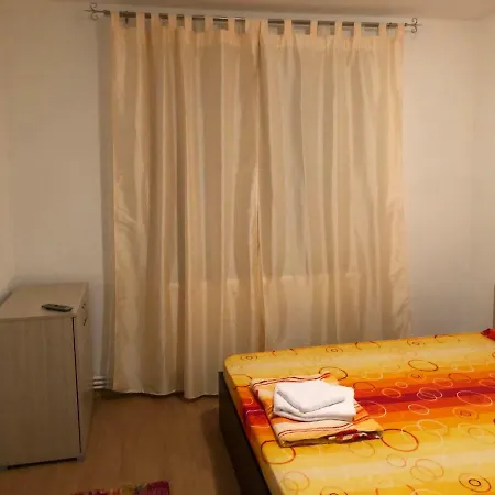 Lotus Apartment *